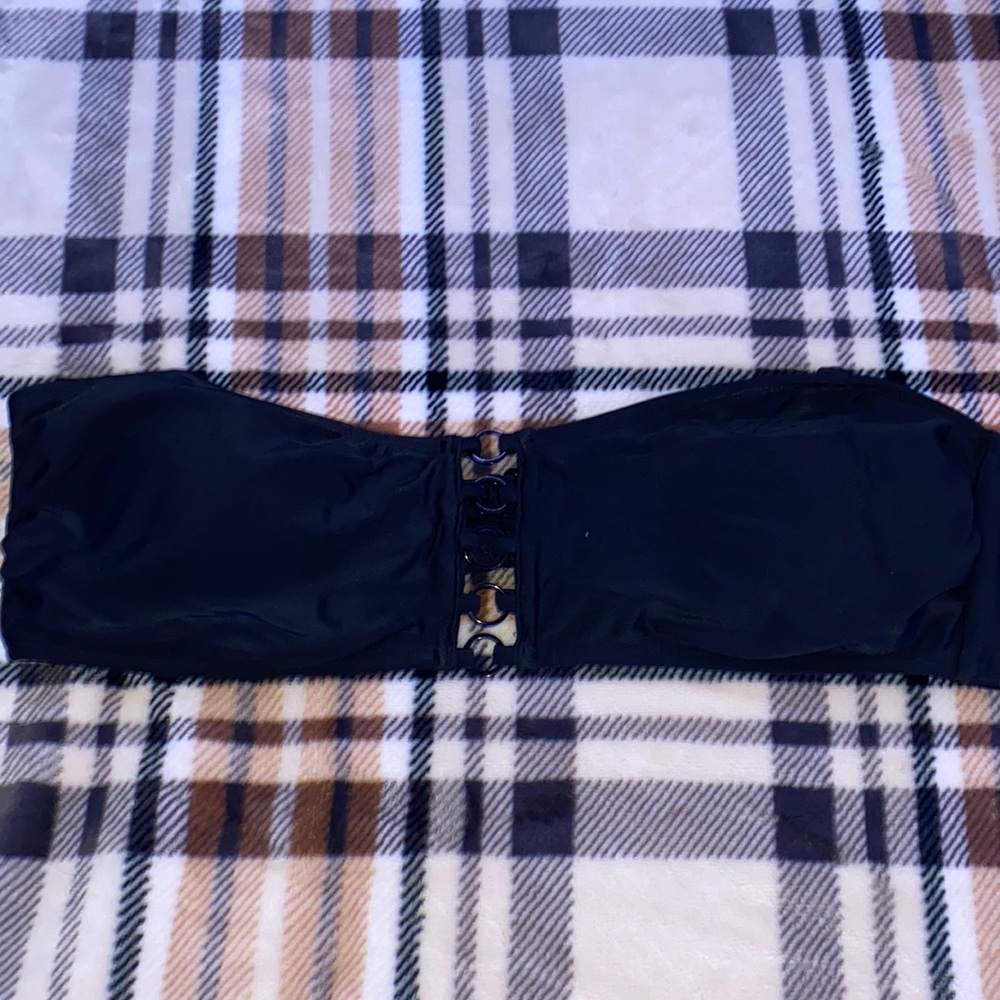 Stapless swimsuit top